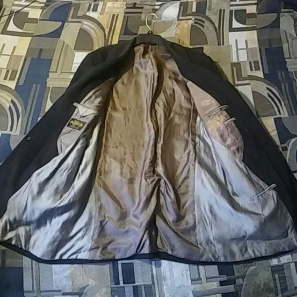Coat - Picture 2 of 4